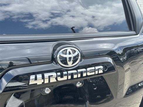 Used 2019 Toyota 4Runner SR5 Premium AWD/4WD image 11