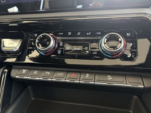 New 2026 GMC Sierra 2500 AT4 w/ AT4 Premium Plus Package image 15