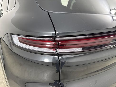 New 2026 Porsche Cayenne image 17