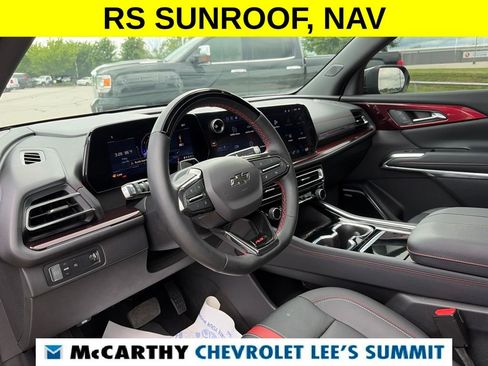 Used 2024 Chevrolet Traverse RS FWD image 58