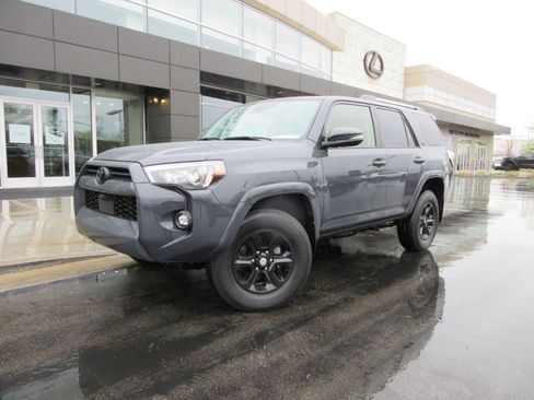 Used 2024 Toyota 4Runner SR5 Premium w/ SR5 Premium Package image 1