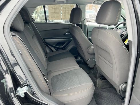 Used 2022 Chevrolet Trax LS w/ Tint and Cruise Package image 25