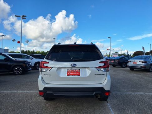 Used 2024 Subaru Forester Premium AWD/4WD image 5
