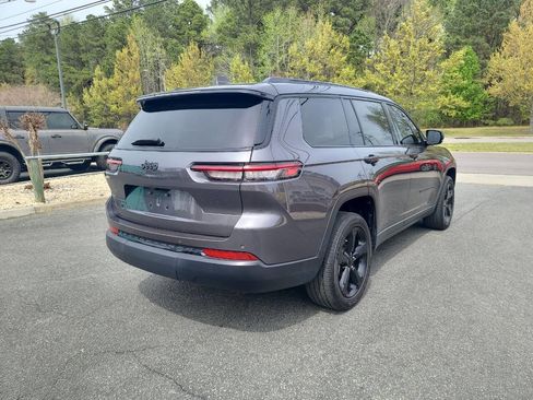 Used 2023 Jeep Grand Cherokee L Laredo image 7