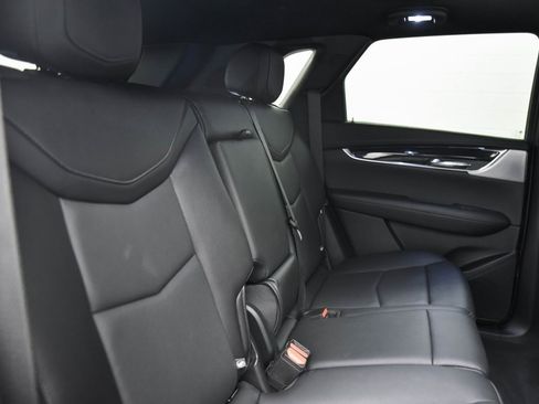 Used 2021 Cadillac XT5 Premium Luxury image 10