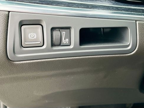 Certified 2024 Cadillac XT5 Premium Luxury AWD/4WD image 18