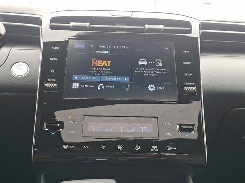 Used 2022 Hyundai Santa Cruz SEL Premium image 16