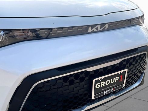 Used 2023 Kia Soul LX FWD image 28