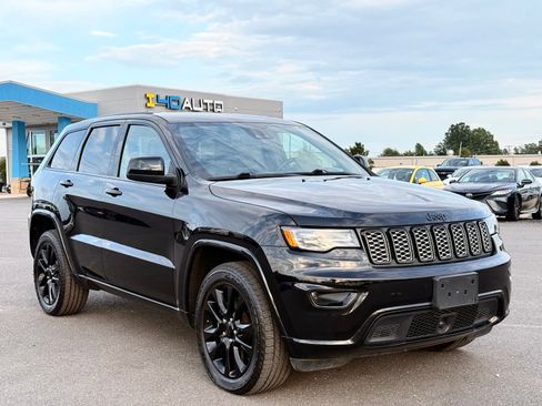 Used 2021 Jeep Grand Cherokee Laredo X AWD/4WD image 1