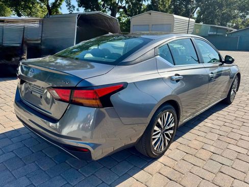 Used 2024 Nissan Altima 2.5 SV FWD image 5