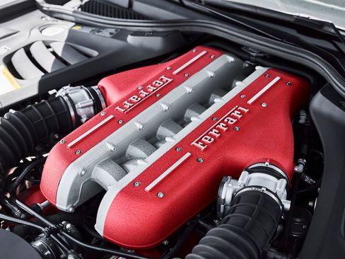 Used 2018 Ferrari GTC4Lusso image 19