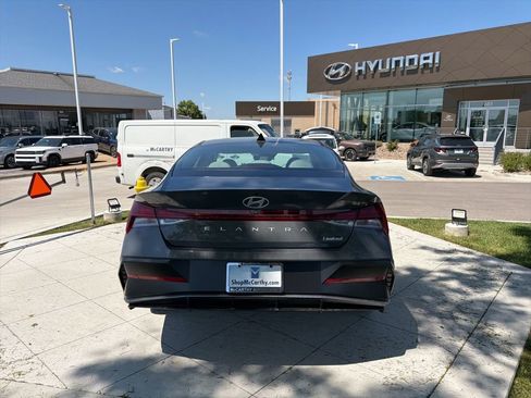 New 2026 Hyundai Elantra Limited FWD image 4
