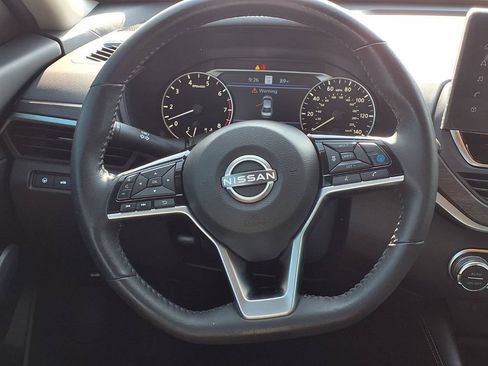 Used 2024 Nissan Altima 2.5 SL FWD image 21