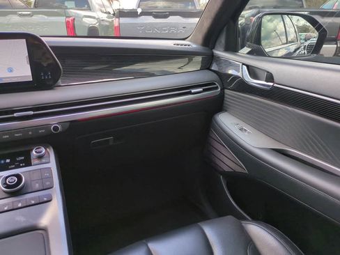 Used 2023 Hyundai Palisade Calligraphy image 17