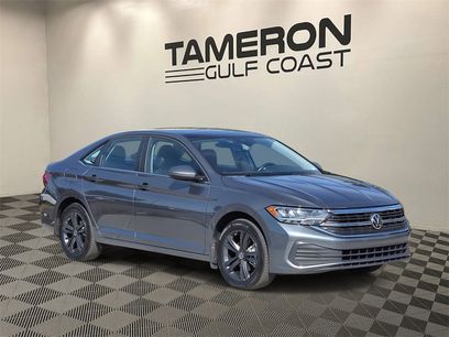 Used 2023 Volkswagen Jetta SE w/ Panoramic Sunroof Package