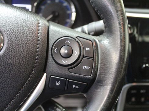 Used 2019 Toyota Corolla SE image 9