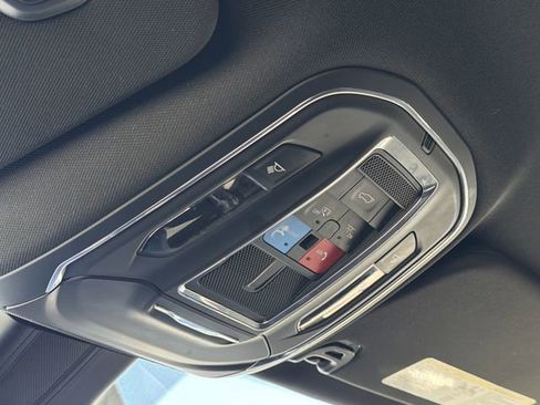 Used 2024 Jeep Wagoneer L Series II image 12