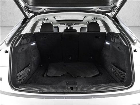 Used 2023 Audi Q5 2.0T Premium Plus w/ Premium Plus Package AWD/4WD image 6