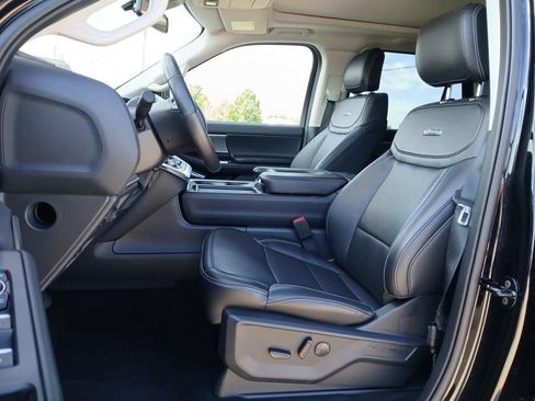 Used 2025 Ford Expedition Platinum AWD/4WD image 20