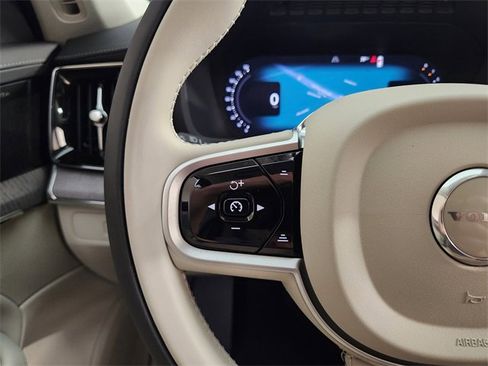 New 2026 Volvo XC90 B6 Ultra image 28