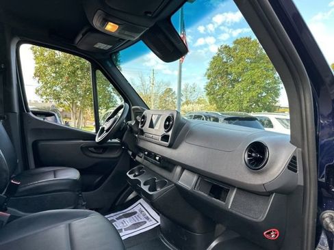Used 2023 Mercedes-Benz Sprinter 2500 image 22