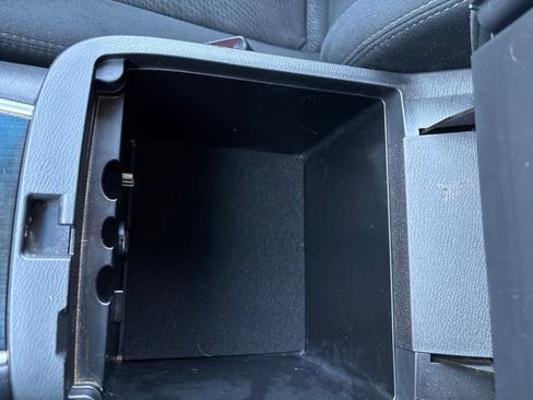 Used 2015 Nissan Pathfinder SV image 38