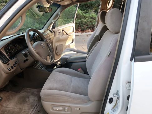 Used 2006 Toyota Sequoia SR5 image 13