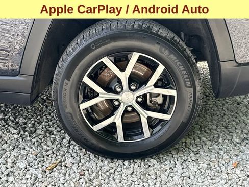 Used 2023 Jeep Grand Cherokee L Limited AWD/4WD image 10