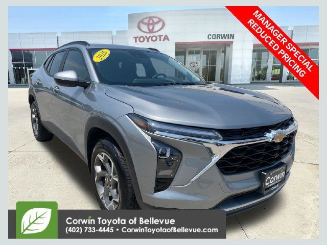 Used 2026 Chevrolet Trax LT w/ Driver Confidence Package FWD 360° Tour