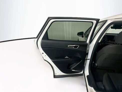 Used 2025 Kia Sportage LX FWD image 24