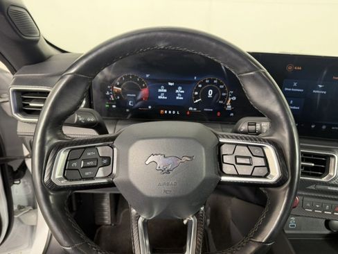 Used 2025 Ford Mustang Premium image 16