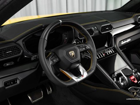 Used 2024 Lamborghini Urus S image 29