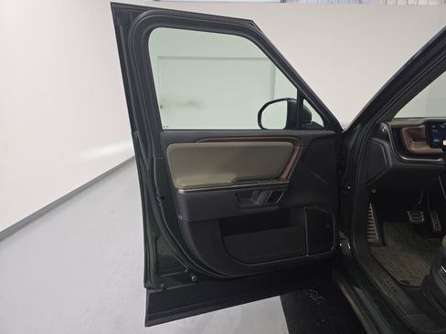 Used 2024 Rivian R1T Adventure AWD/4WD image 16