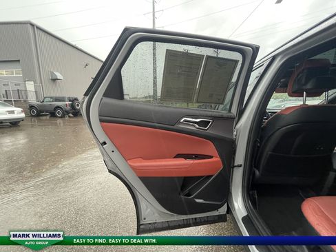 Used 2023 Kia Sportage SX image 25