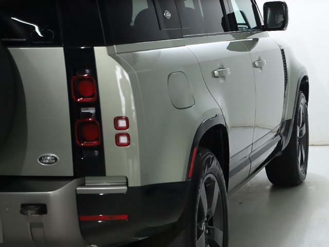 Used 2022 Land Rover Defender 110 X-Dynamic HSE AWD/4WD image 8