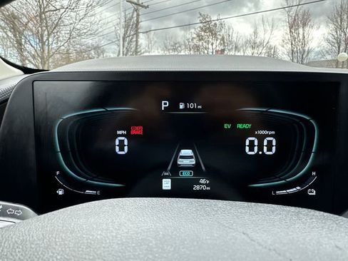 Used 2025 Kia Niro LX FWD image 36
