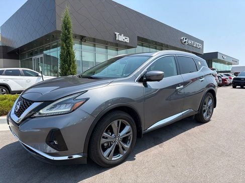 Used 2019 Nissan Murano Platinum w/ Cargo Package FWD image 2