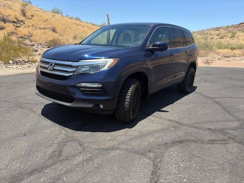 Used 2017 Honda Pilot EX image 2