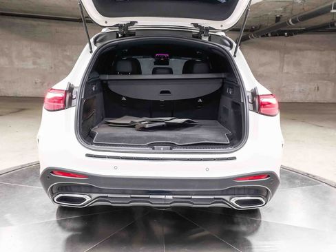 Used 2025 Mercedes-Benz GLC 350e 4MATIC image 31