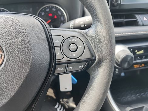 Used 2019 Toyota RAV4 LE AWD/4WD image 21