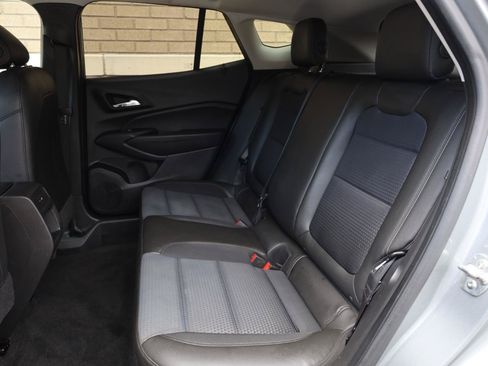 Used 2024 Chevrolet Trax LT FWD image 21