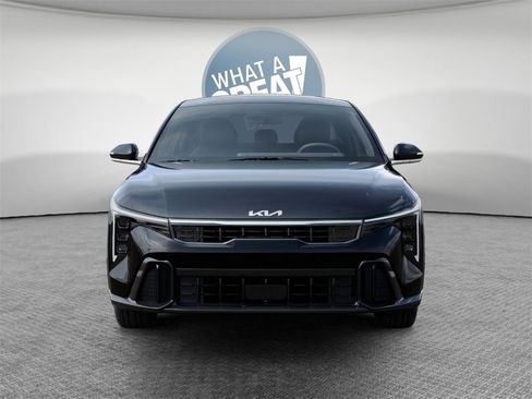 New 2025 Kia K4 GT-Line image 2