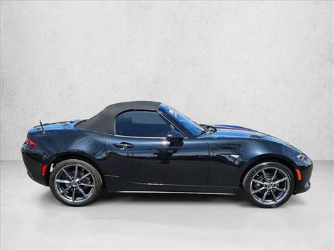 Used 2020 MAZDA MX-5 Miata Grand Touring RWD image 4