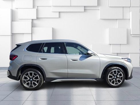 Used 2023 BMW X1 xDrive28i AWD/4WD image 4