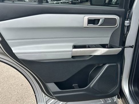Certified 2022 Ford Explorer XLT w/ Equipment Group 202A image 15