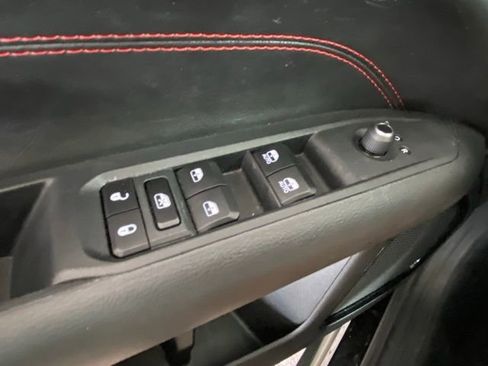 Used 2025 Jeep Compass Trailhawk image 19