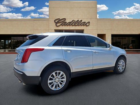 Used 2019 Cadillac XT5 FWD image 3