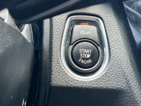 Used 2018 BMW 340i Sedan w/ Premium Package image 24