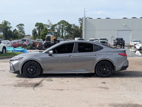 Used 2026 Toyota Camry SE FWD image 7