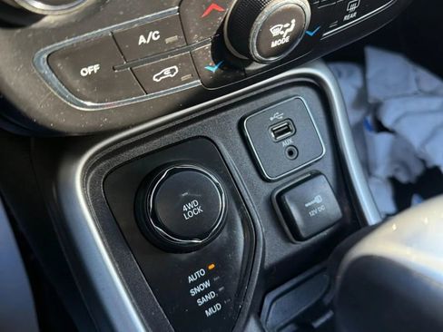 Used 2018 Jeep Compass Latitude w/ Popular Equipment Group image 14